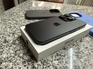 iPhone 16 Pro 256GB Negro/Azul