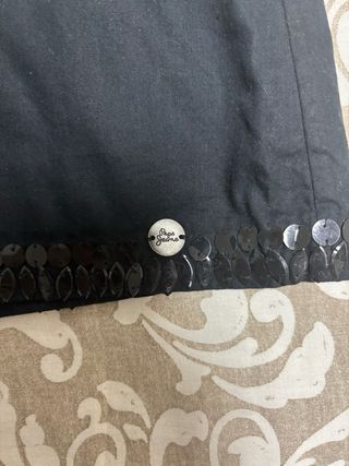 Falda negra con lentejuelas