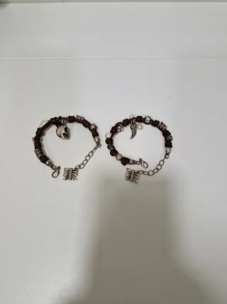 Pulseras cuero y plata con cuentas. LEER