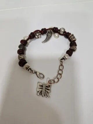 Pulseras cuero y plata con cuentas. LEER