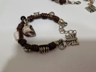 Pulseras cuero y plata con cuentas. LEER