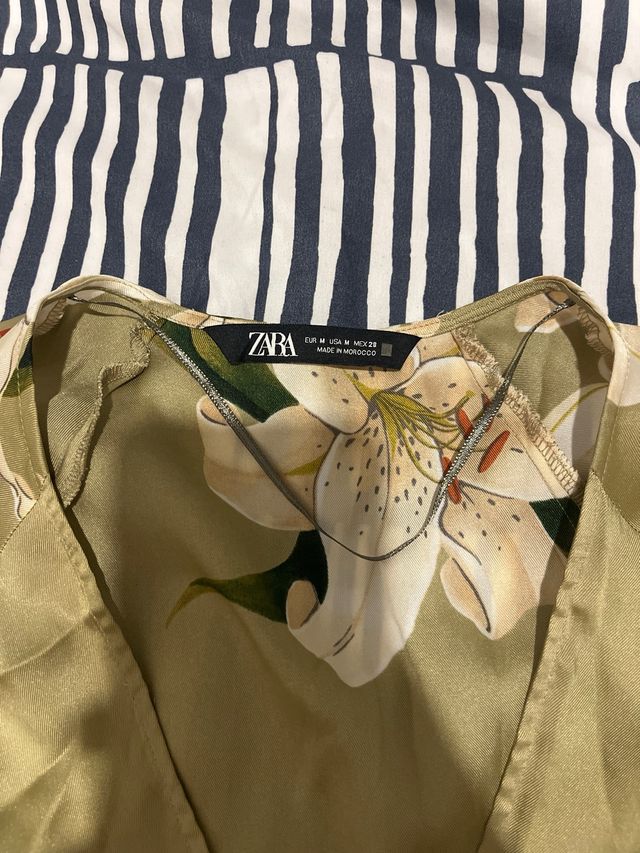 Vestido Zara estampado flores verde