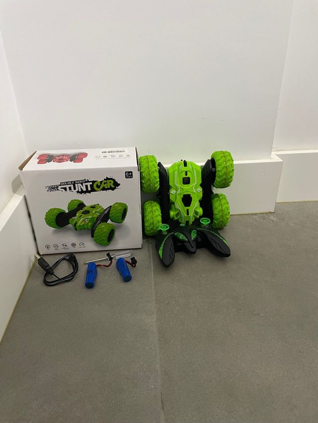 Coche Stunt RC Doble Cara Verde