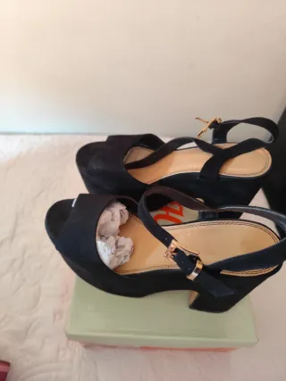 Zapatos de tacón negros