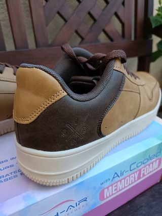 Zapatillas Inside Talla 40 Beige/Marrón impecables