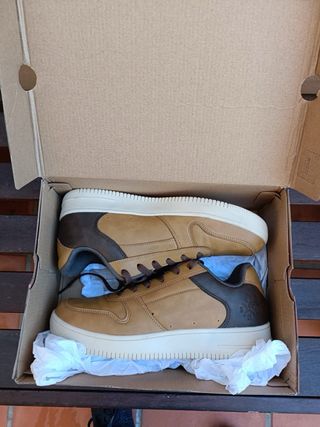 Zapatillas Inside Talla 40 Beige/Marrón impecables