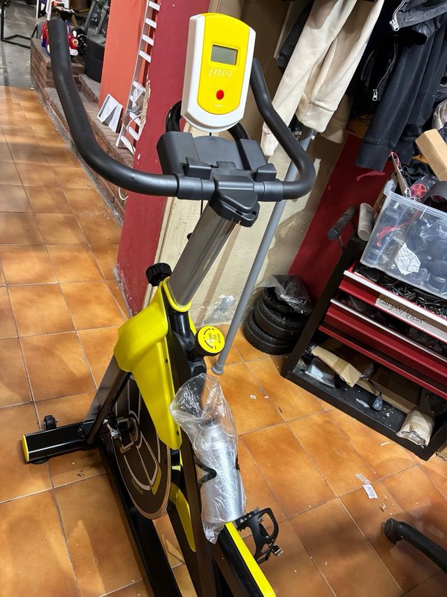 Bicicleta Estática Amarilla