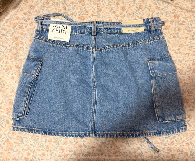 Falda vaquera cargo con cinturón