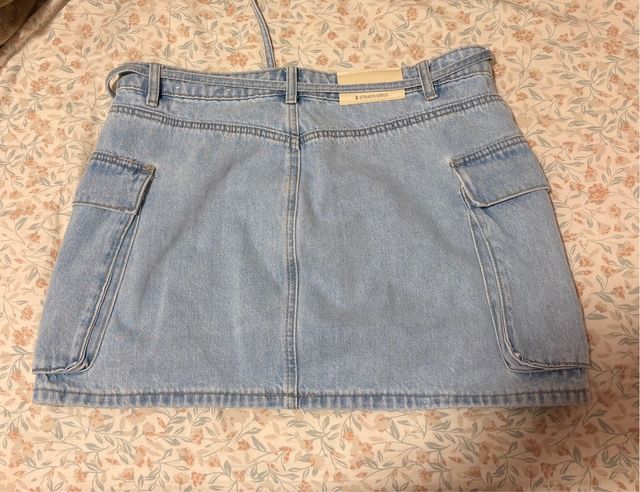 Falda vaquera cargo con cinturón