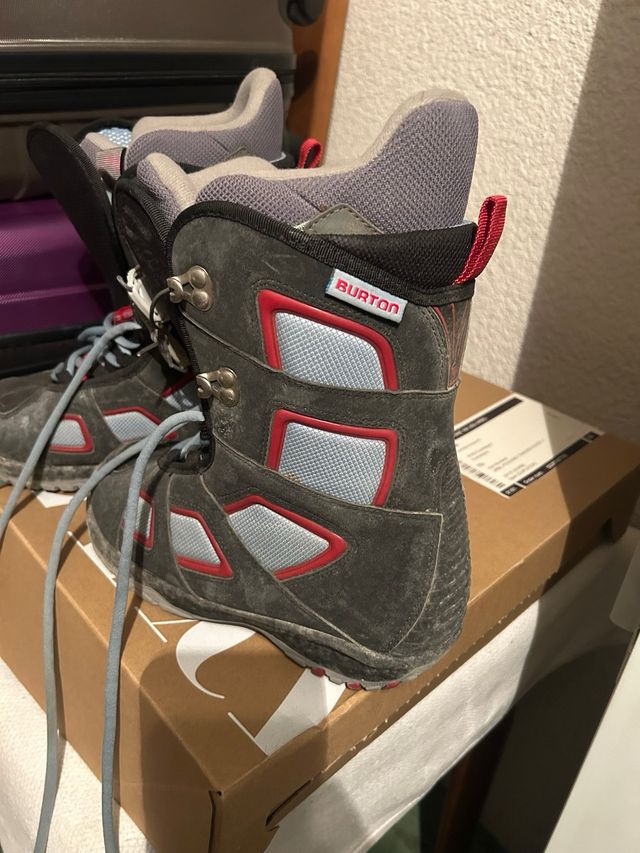 Tabla Snowboard + Fijaciones + Botas