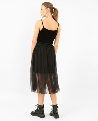 Vestido negro de rejilla y terciopelo