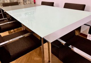 Mesa comedor cristal y metal con 6 sillas