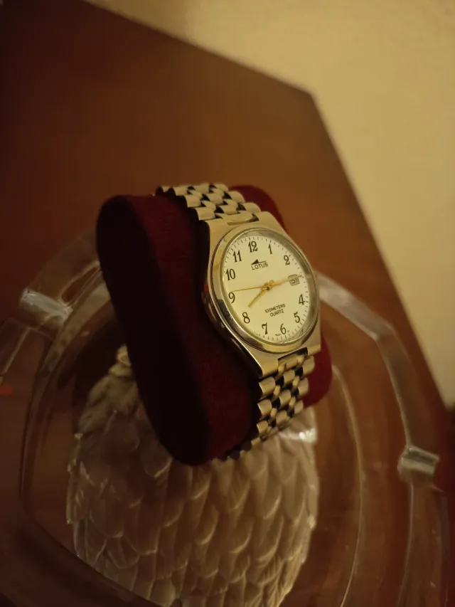 Reloj Lotus Vintage 100M Quartz