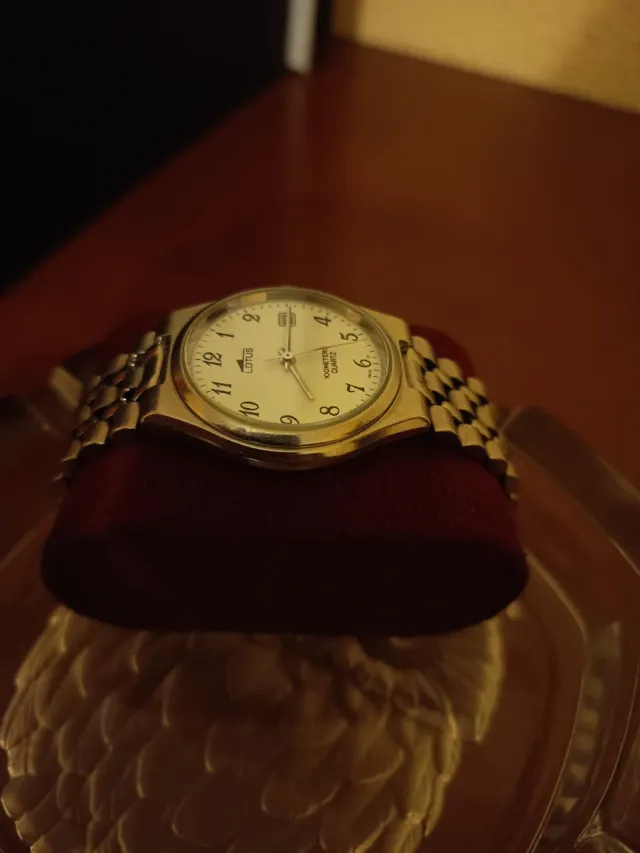Reloj Lotus Vintage 100M Quartz