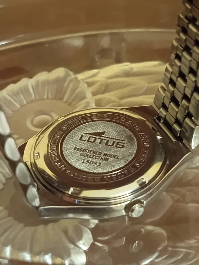 Reloj Lotus Vintage 100M Quartz