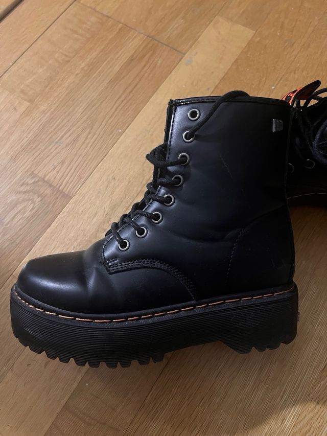 Botas Mustang Talla 36 Negras