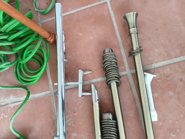 2 Barre per tende metalliche (doratura e argento)