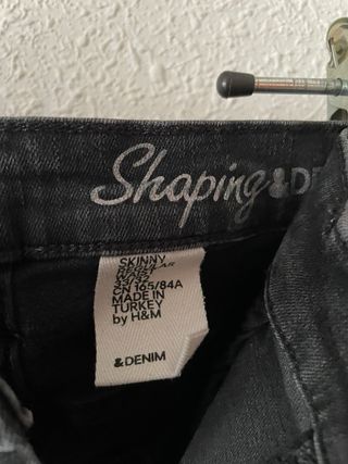 Pantalón vaquero pitillo negro