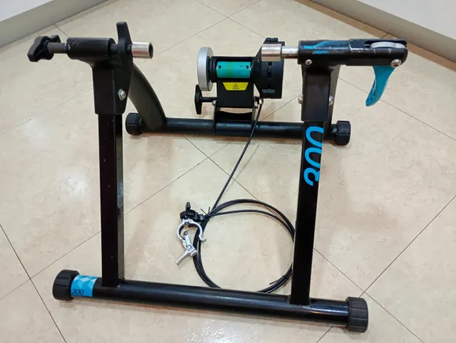 Rodillo Btwin 300 + soporte tablet