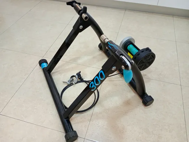 Rodillo Btwin 300 + soporte tablet