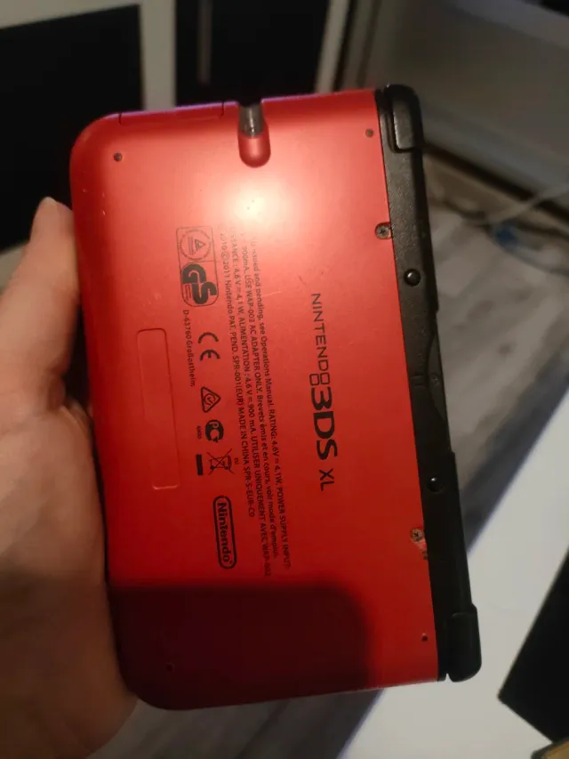 Nintendo 3DS XL Roja