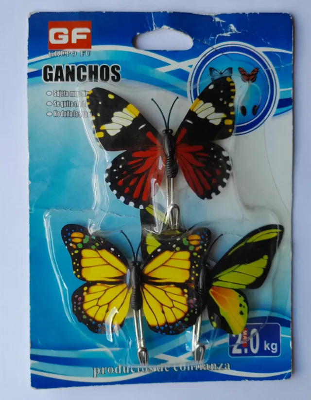 Colgadores diseño mariposas.