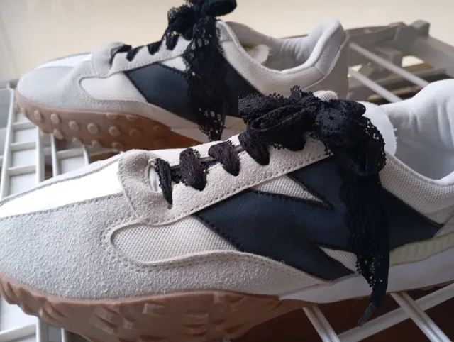 Tenis Mujer Beige y Azul