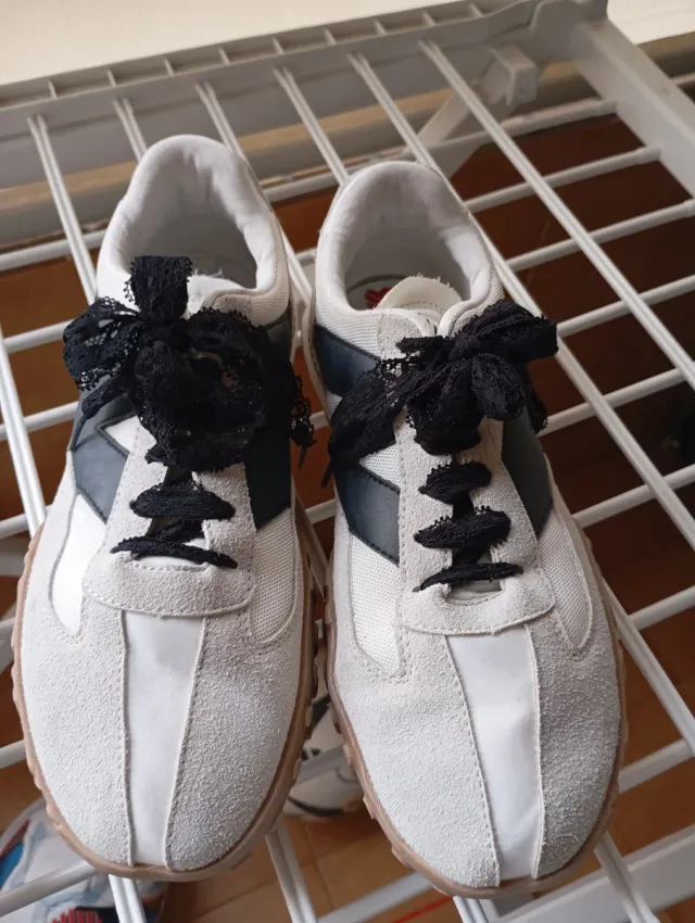 Tenis Mujer Beige y Azul