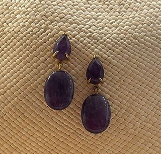 Pendientes con dos amatistas y dorado