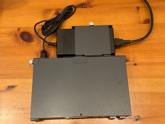 Switch HP Aruba 2530-8-PoE+ (J9780A + J9820A)