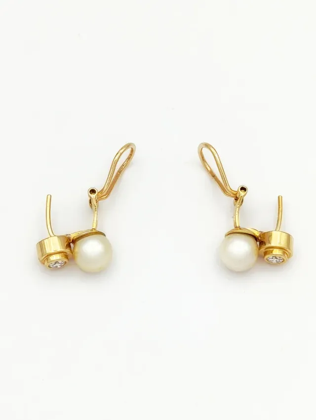 Pendientes de Oro 18k con Perlas y brillantes.