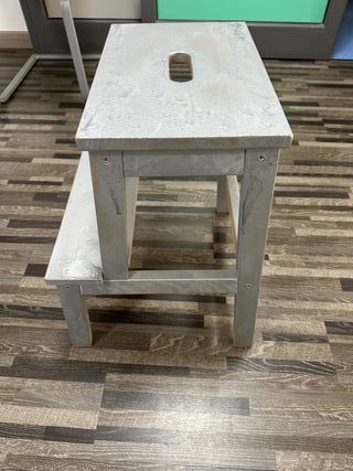 Sgabello artigianale effetto cemento