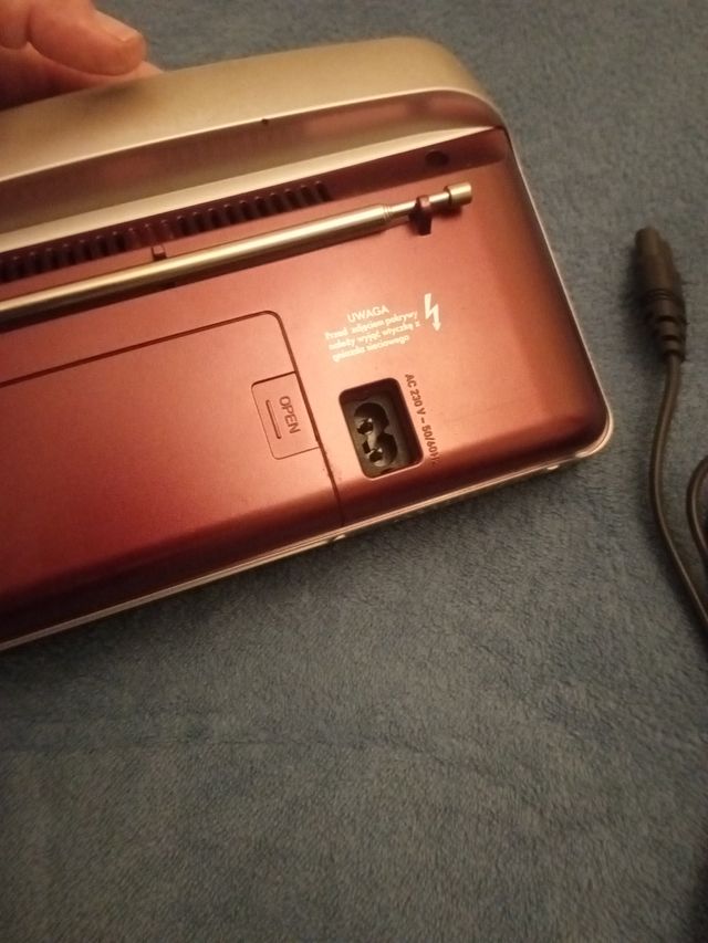 Radio Grundig Roja y Plateada