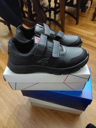 Scarpe uomo nere con velcro