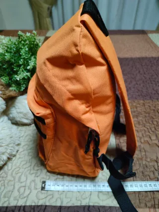 Mochila pequeña naranja