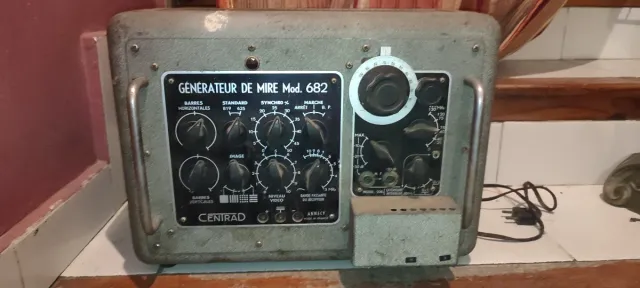 Antiguo Generador de señales centrad 682 maquina