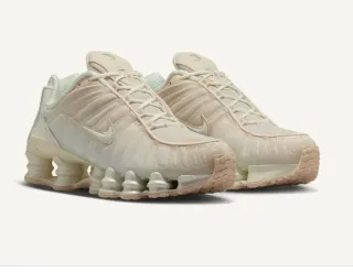 NUEVAS A ESTRENAR ORIGINALES  W NIKE SHOX TL