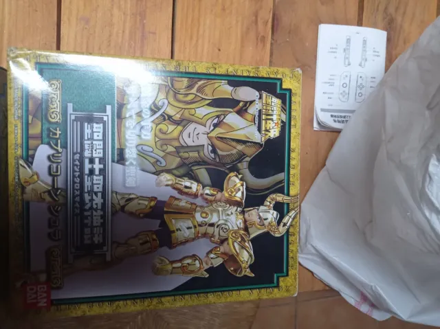 Caballero del Zodiaco Capricornio con caja Mithclo