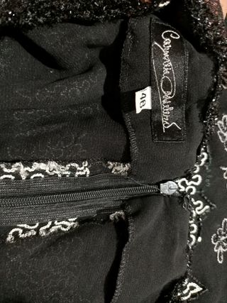 Blusa negra con encaje