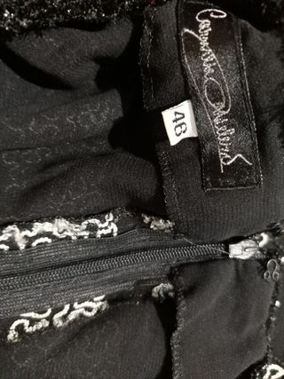 Blusa negra con encaje