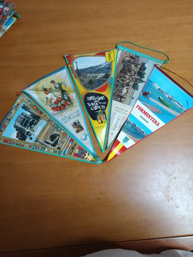 Lote 5 banderines antiguos España