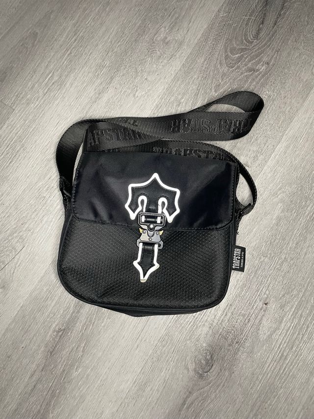 Bolso Trapstar Negro Reflectante