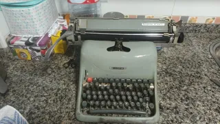 Máquina de escribir Hispano Olivetti Lexicon 80