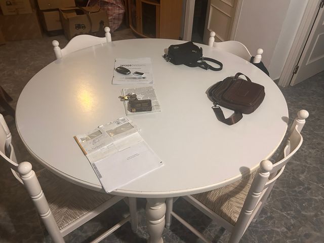 Mesa redonda madera maciza + 4 sillas