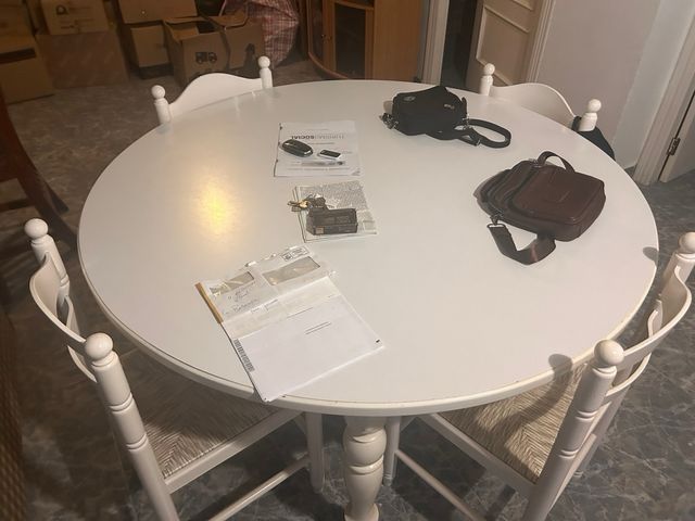 Mesa redonda madera maciza + 4 sillas