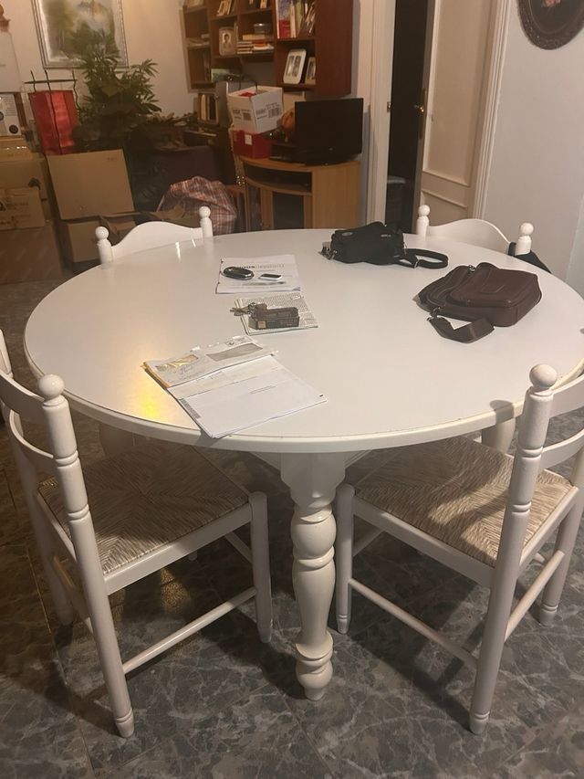 Mesa redonda madera maciza + 4 sillas