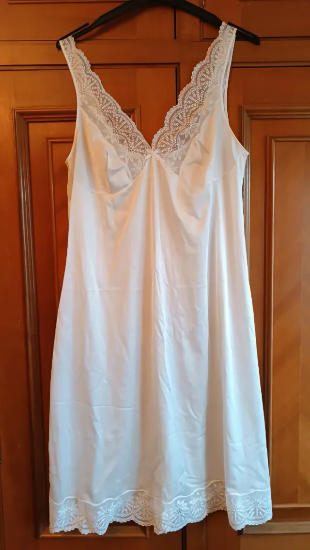 Camisón blanco con encaje