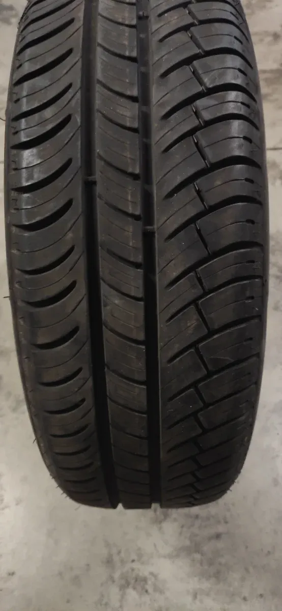 Rueda repuesto Michelin + Kit herramientas