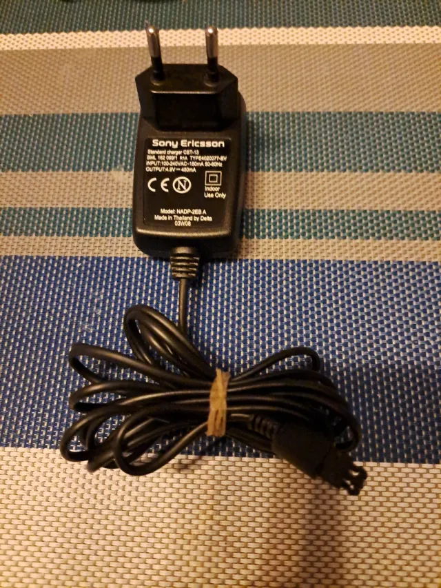 Caricabatterie Sony Ericsson CST-13