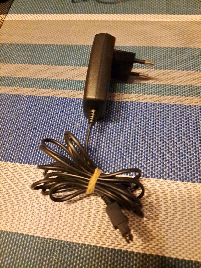 Caricabatterie Sony Ericsson CST-13